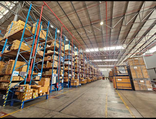 8,760M² WAREHOUSE TO LET IN LINBRO PARK